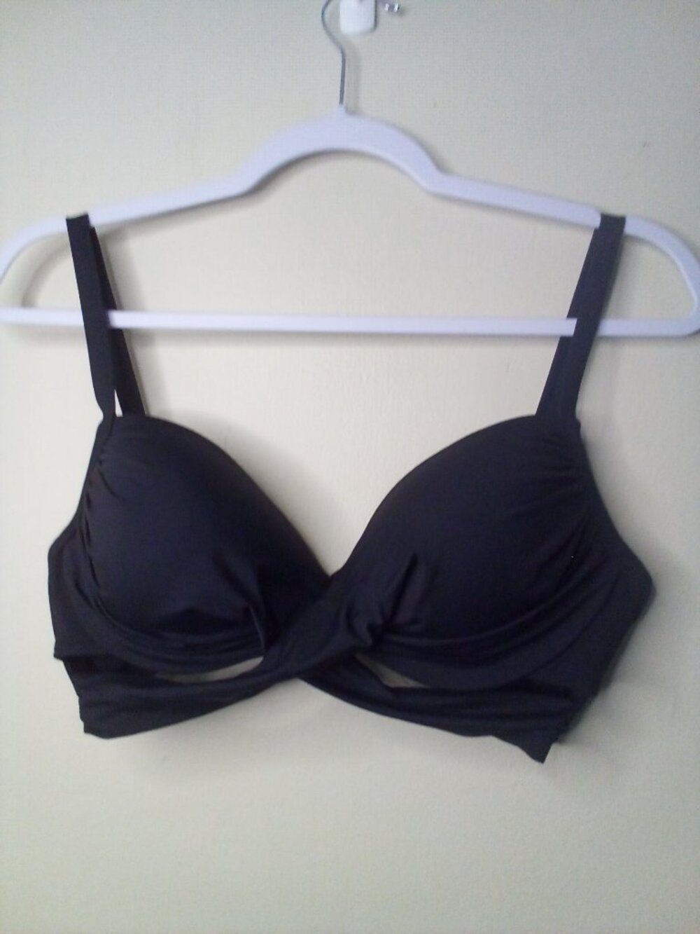 Coco Reef Swim Bikini Top Women 32 34 D 32D 34D Twist Front Black